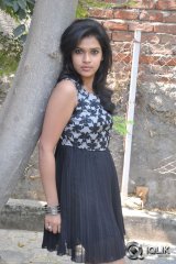 Bhargavi Launches Pochampally Ikat art Mela